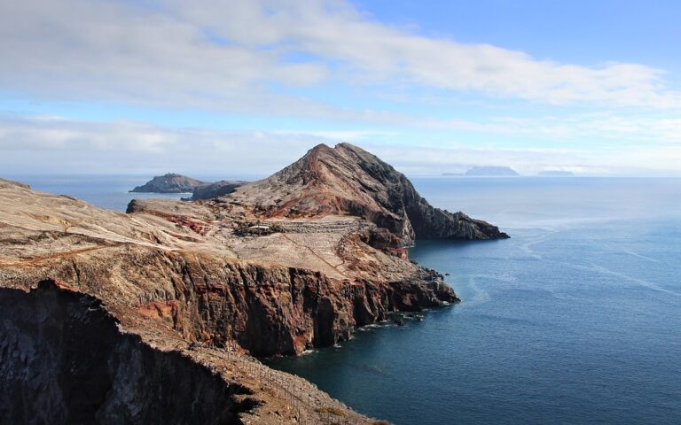 découvrez nos conseils de voyage essentiels pour préparer vos aventures, économiser de l'argent et profiter pleinement de chaque destination.