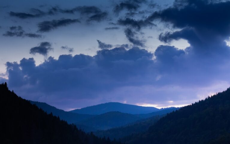 découvrez l'ukraine en 2025 : guide complet pour un voyage inoubliable entre culture, paysages et aventures.