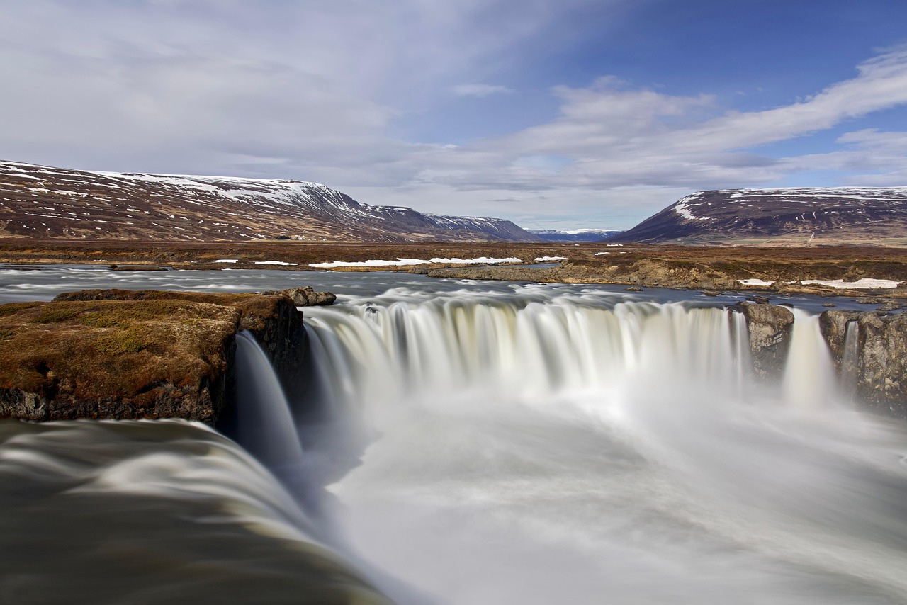 découvrez les applications indispensables pour voyager en islande avec facilité et profiter pleinement de votre aventure.