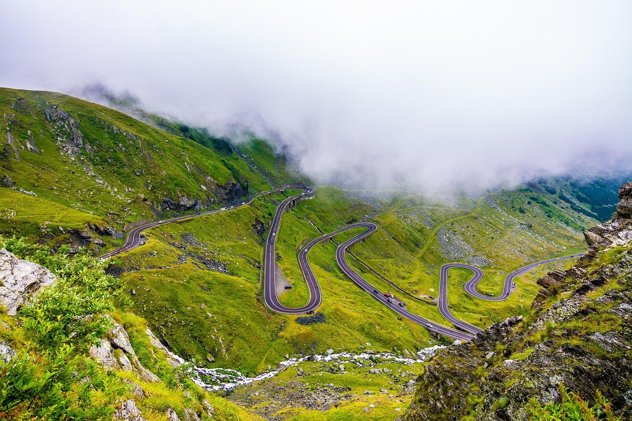 découvrez les routes culinaires, un voyage savoureux à travers les traditions gastronomiques et les délices locaux. explorez des recettes authentiques, des marchés colorés et des restaurants réputés pour éveiller vos sens et enrichir votre expérience culinaire.