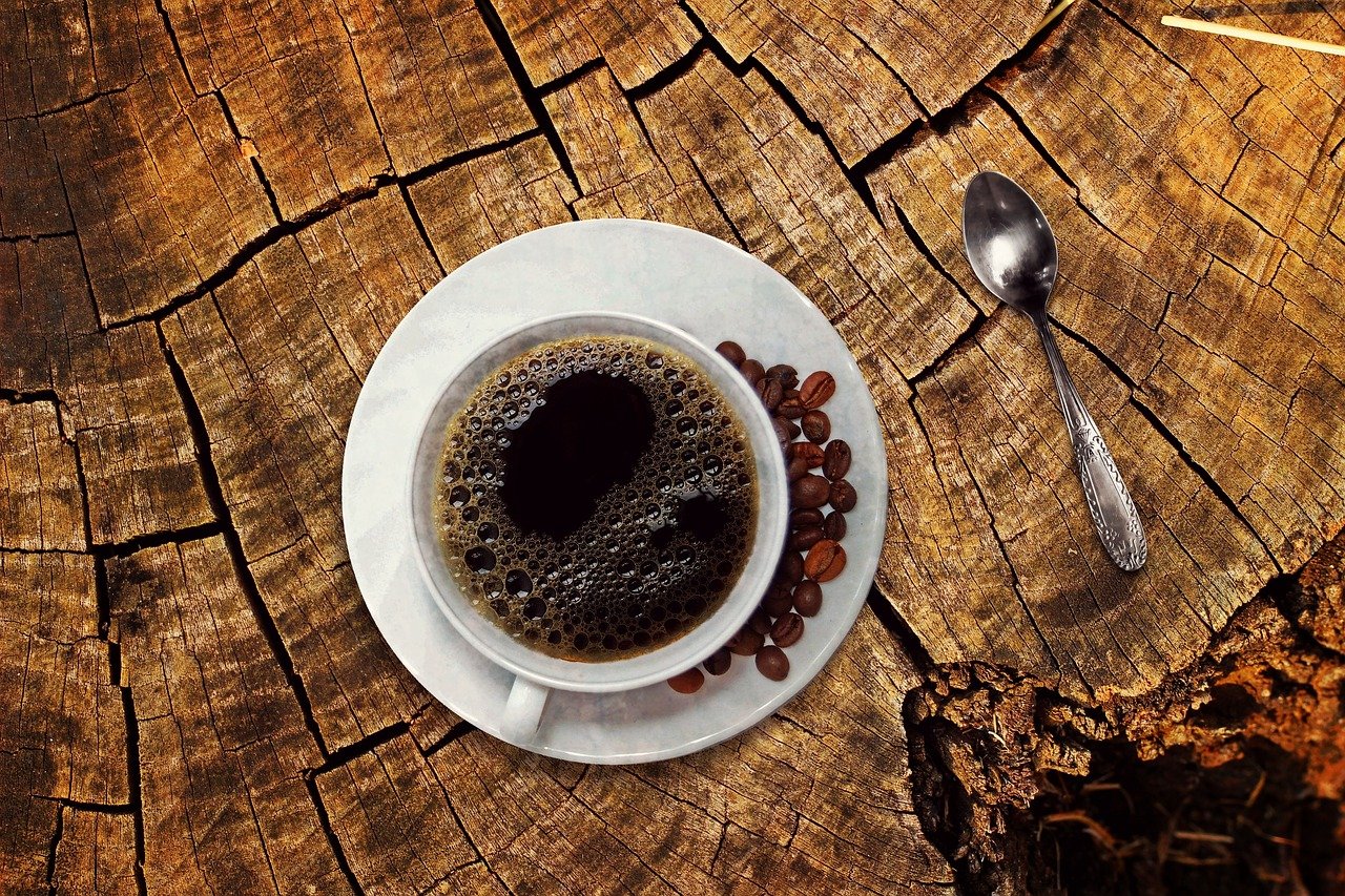découvrez l'univers fascinant du café : des origines des grains aux différentes méthodes de préparation. explorez les saveurs, les arômes et les bienfaits de cette boisson incontournable qui réveille vos sens et accompagne vos moments de convivialité.