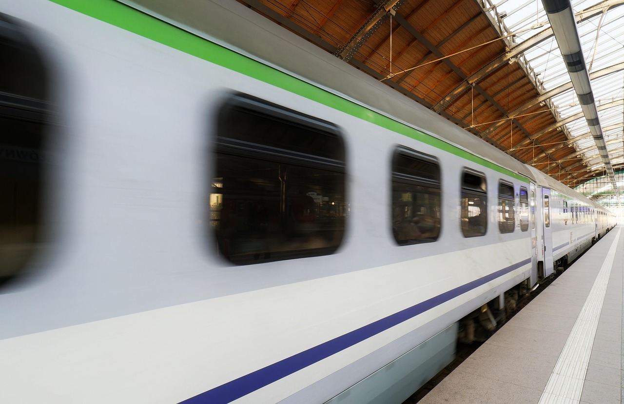 trouvez les meilleurs hôtels près de la gare de dijon pour un séjour confortable et pratique. réservez facilement votre nuitée à proximité des transports.
