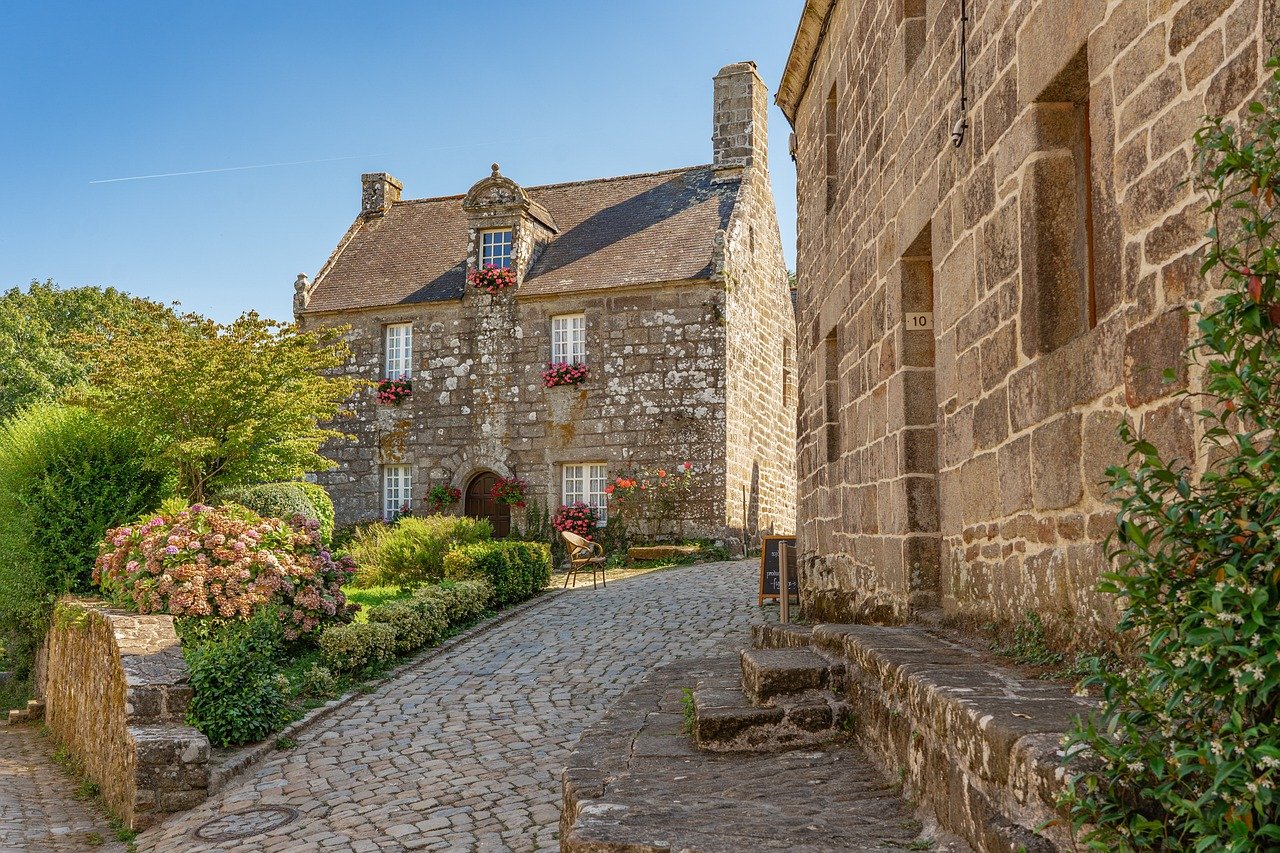 découvrez les villages flottants, ces communautés uniques où la vie s'écoule au rythme des eaux. plongez dans une expérience immersive au cœur de paysages enchanteurs, où culture, tradition et nature se rejoignent harmonieusement.