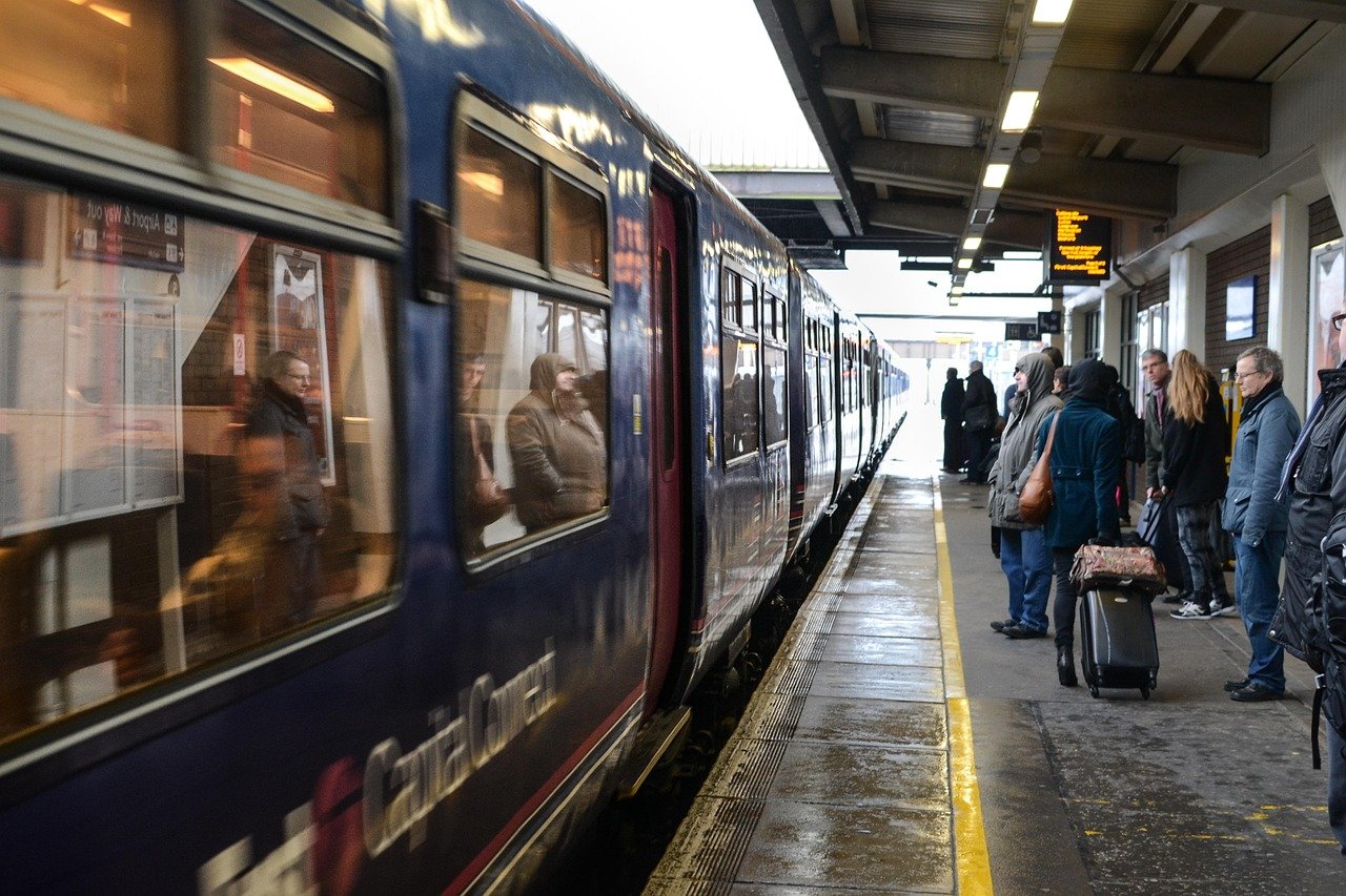 découvrez l'univers des trains de luxe, où le confort, l'élégance et le service haut de gamme s'unissent pour offrir une expérience de voyage inoubliable à travers des paysages époustouflants.