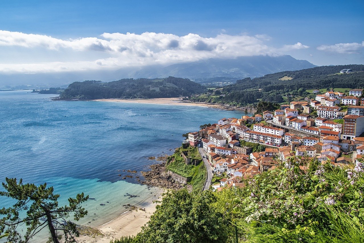 découvrez les magnifiques côtes qui bordent notre planète, de ses plages ensoleillées aux falaises escarpées. explorez la beauté naturelle, les écosystèmes uniques et les activités passionnantes que chaque littoral a à offrir.