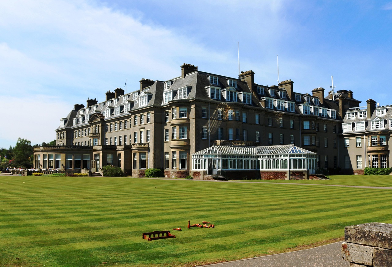 découvrez une sélection exclusive d'hôtels de luxe offrant confort, élégance et services haut de gamme pour un séjour inoubliable. trouvez l'établissement parfait pour vivre une expérience prestigieuse dans les plus belles destinations.