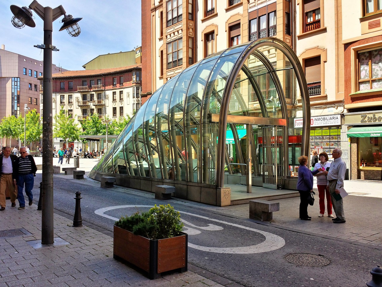 découvrez les meilleurs quartiers de bilbao : ambiance, attractions, hébergement et conseils pour explorer cette ville dynamique du pays basque.