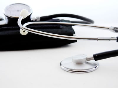 Quelles précautions santé prendre avant de partir ?