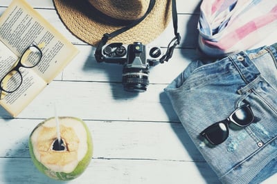 Départs en vacances : est-il nécessaire de traverser le globe pour vraiment changer d’air ?