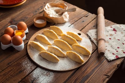 La cuisine participative : cuisiner ensemble pour mieux déguster