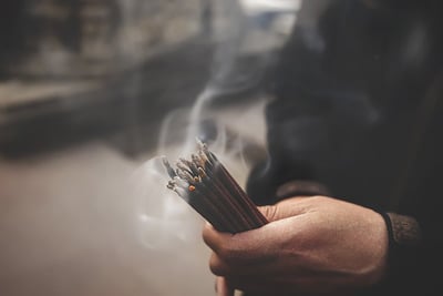 Les rites et célébrations : un aperçu des cultures à travers le monde
