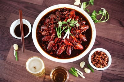 Comment profiter de la gastronomie locale sans se ruiner