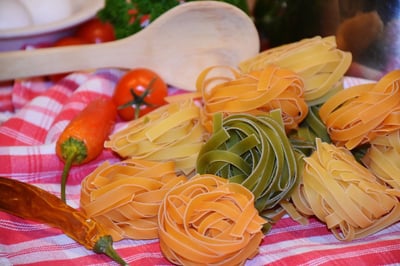Cuisine authentique : à la rencontre d’un chef local en plein cœur de la nature