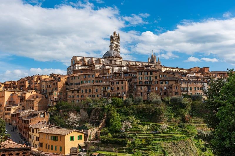 Découvrez en 2026 : qu'est-ce qu'une bastide et pourquoi elles fascinent toujours ?