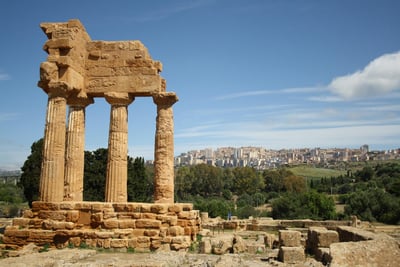 Découvrez cette ville sicilienne unique et dynamique qui s’annonce comme la destination incontournable de l’Italie en 2025 !