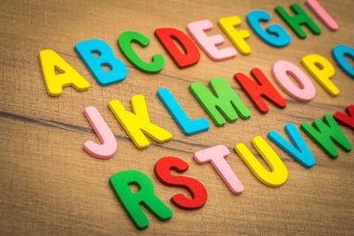 Comment apprendre quelques bases de la langue locale